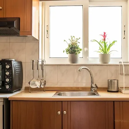 Enjoy Sunsets At Fully Equipped Seaside Apartment